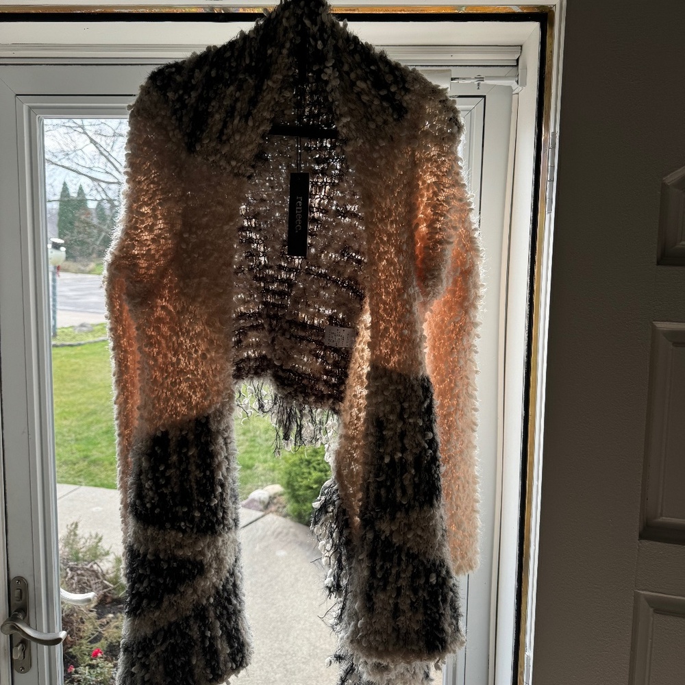 RENEEC Black and White Sweater